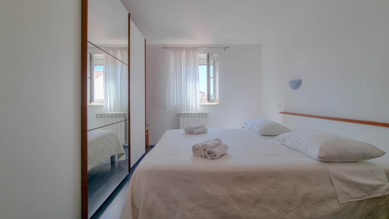 Appartement Stelia à Novigrad Istria Extérieur photo